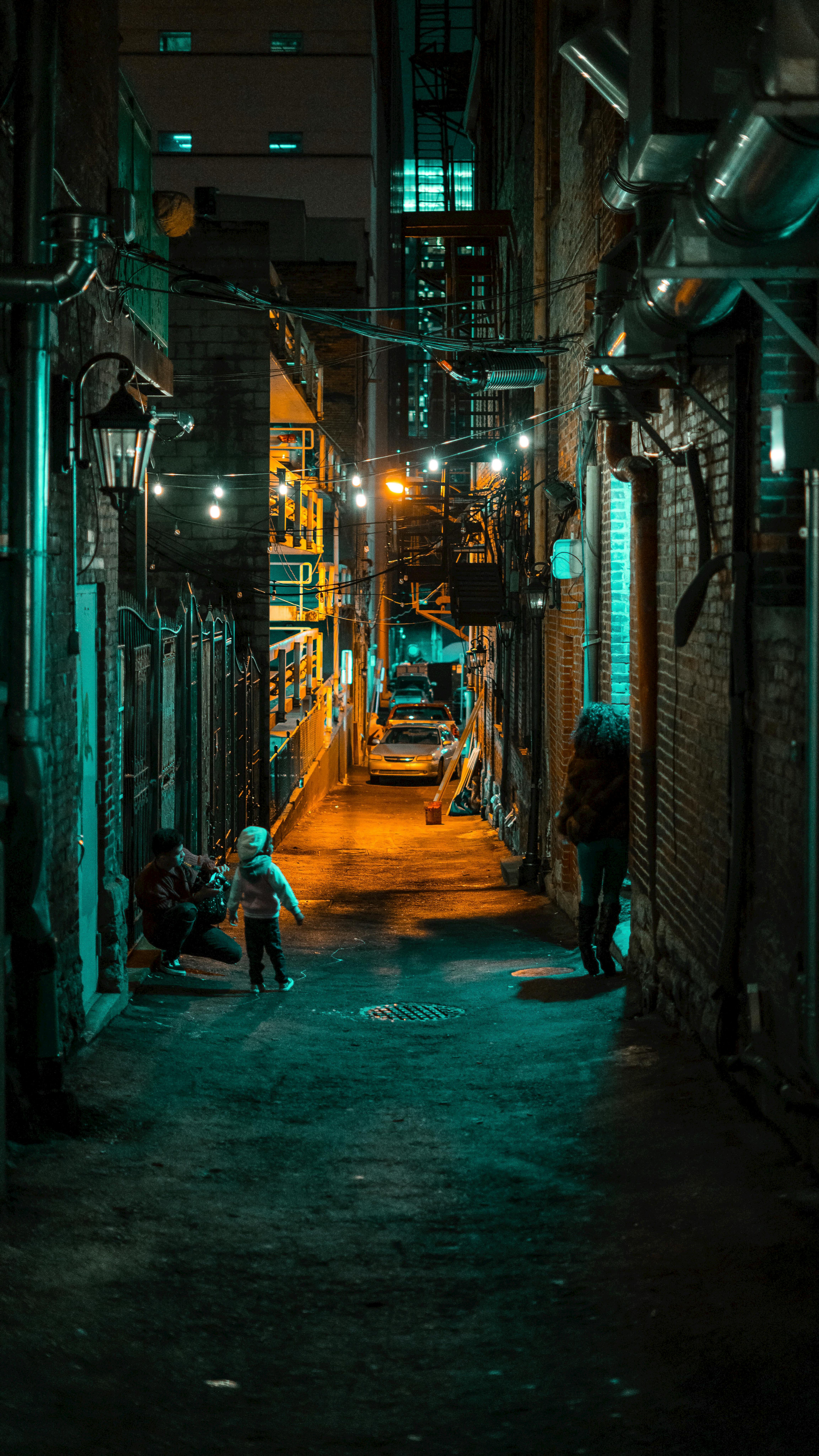 纳什维尔夜色下的多彩巷子