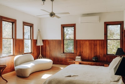 Bedroom With Warm Wood 3/3 (IG: @clay.banks)