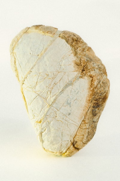 裂痕中的光影