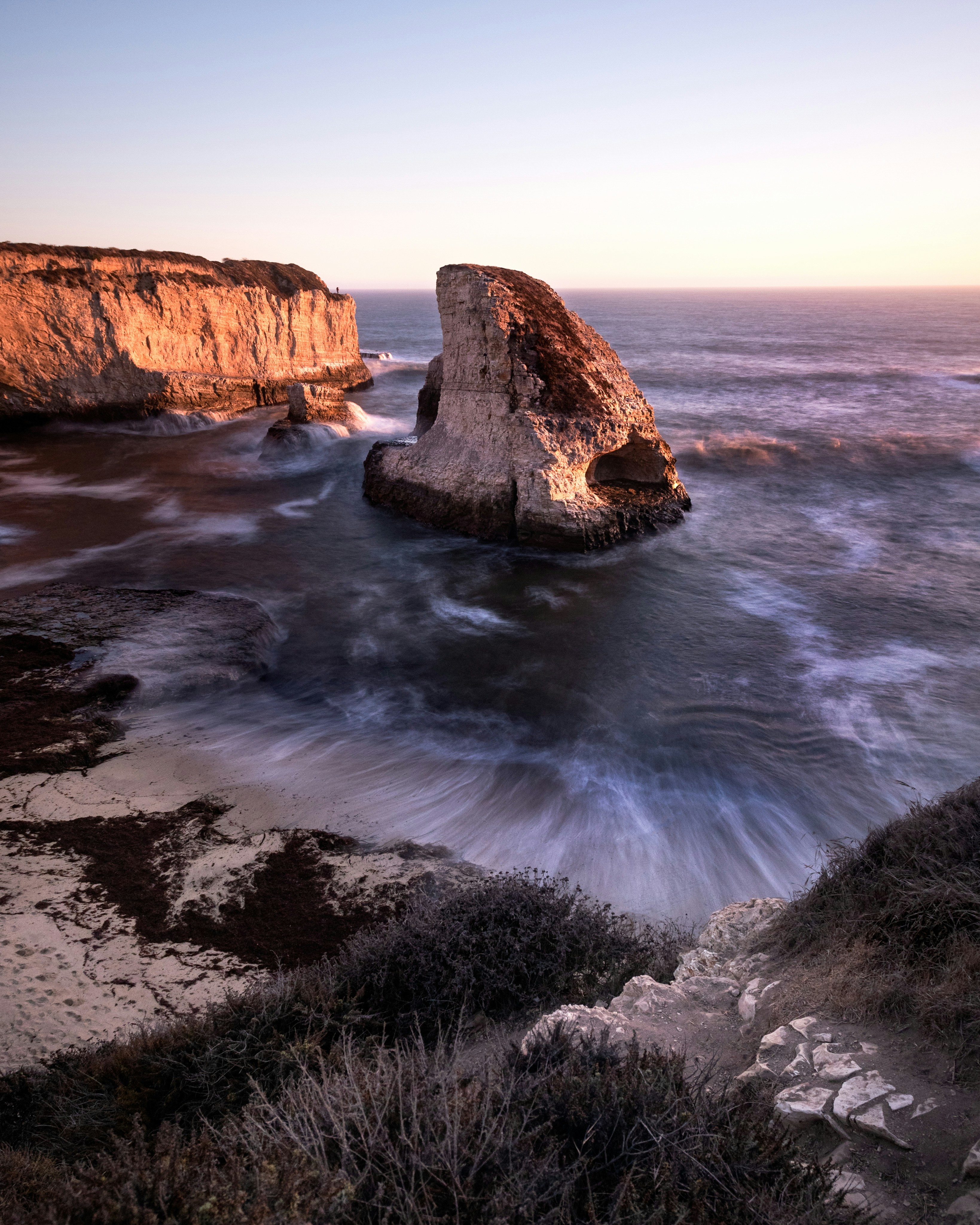 Long Exposure Of The Iconic Sea Stack At Shark Fin Cove. HD mobile wallpaper